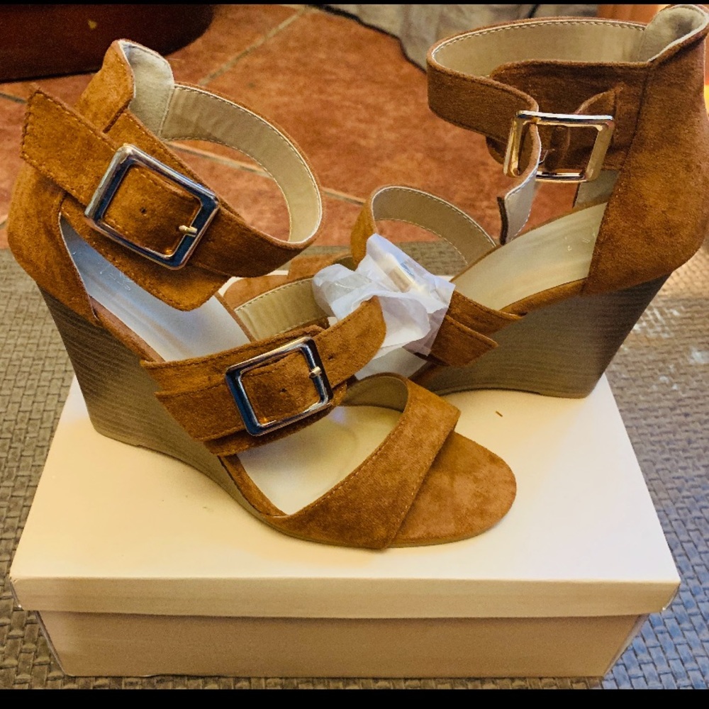 Sandals - Picture 2 of 2